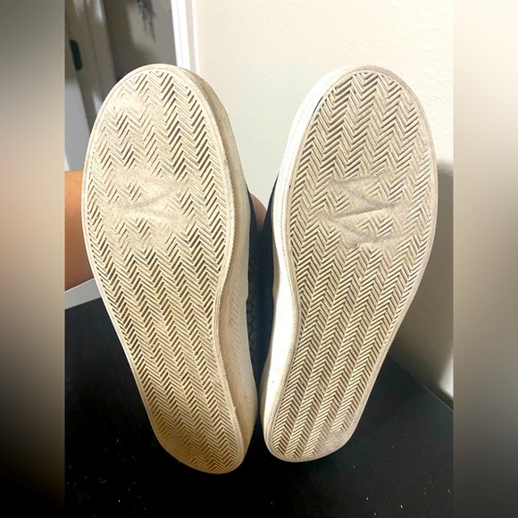 💰2/$10 sale - H&M Divided Black Snake Pattern loafers size 8 - Picture 4 of 4